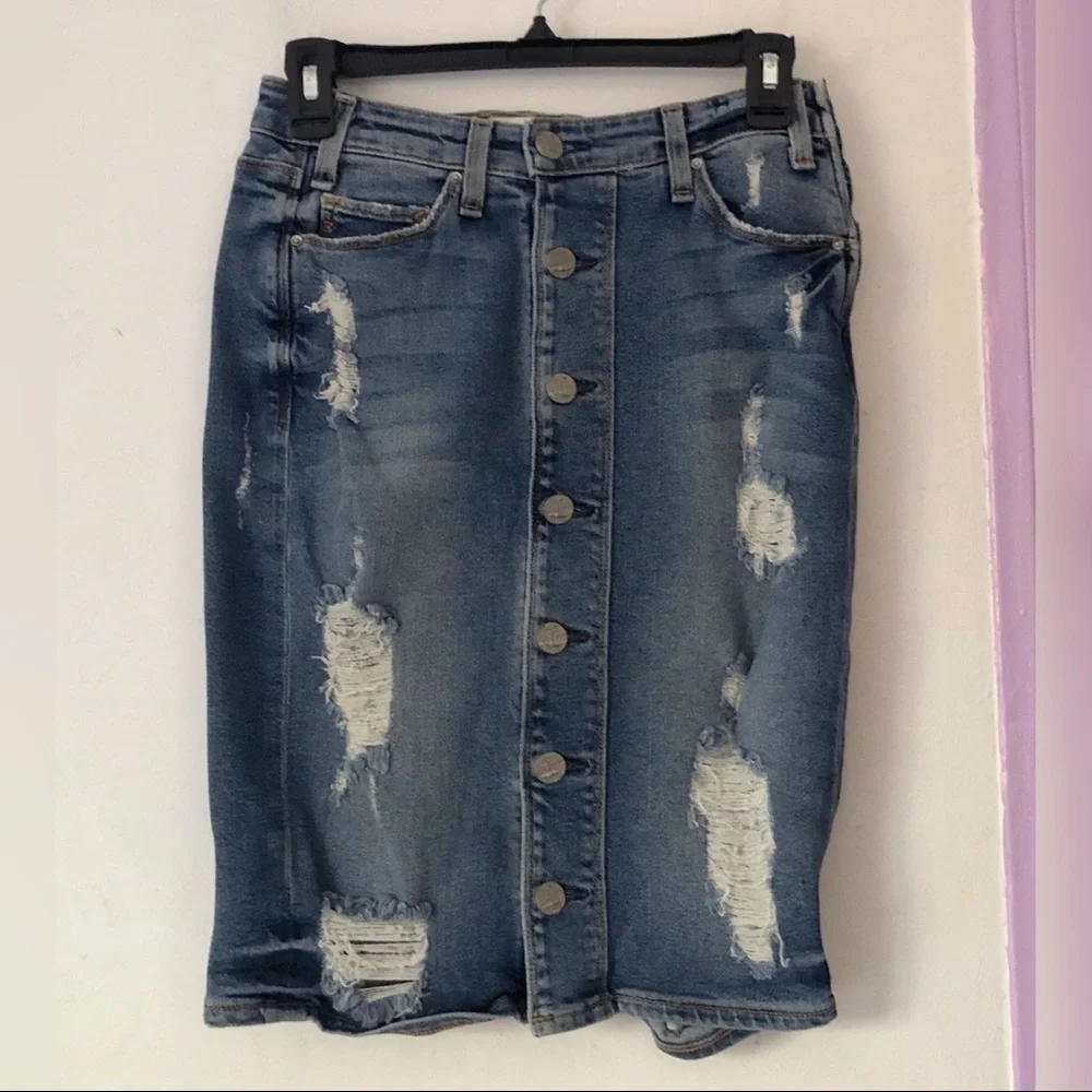 mcguire ⋆ distressed denim skirt